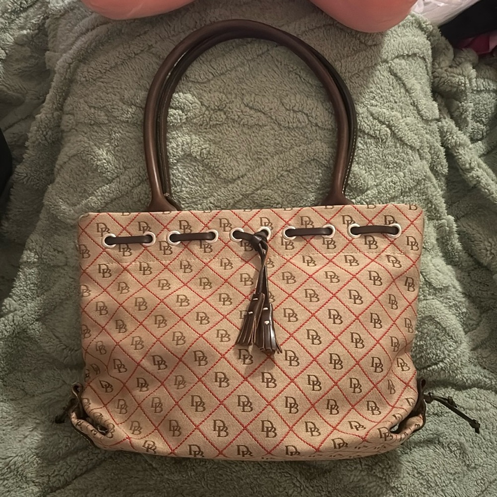 Authentic Dooney & Bourke Vintage Signature Tote Brown & Red Accents - Picture 1 of 15